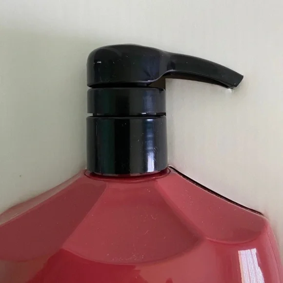 Oribe 1 liter Conditioner FREE 1/2 Liter and Serum - Picture 4 of 5